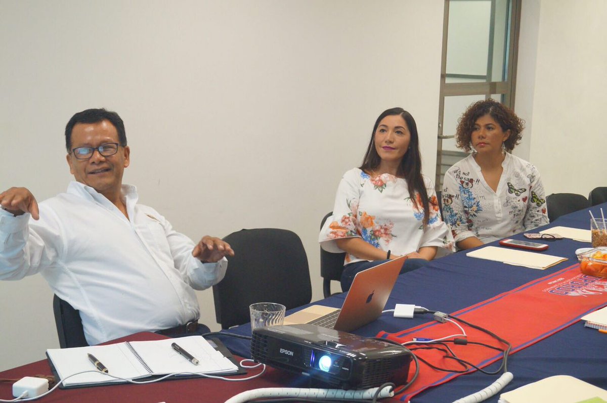 El rector @AristidesPerez_ nos compartió los planes de expansión y beneficios de la <a href="/UPQROO/">UPQROO</a> para #fortalecer la #EducaciónSuperior. #LH