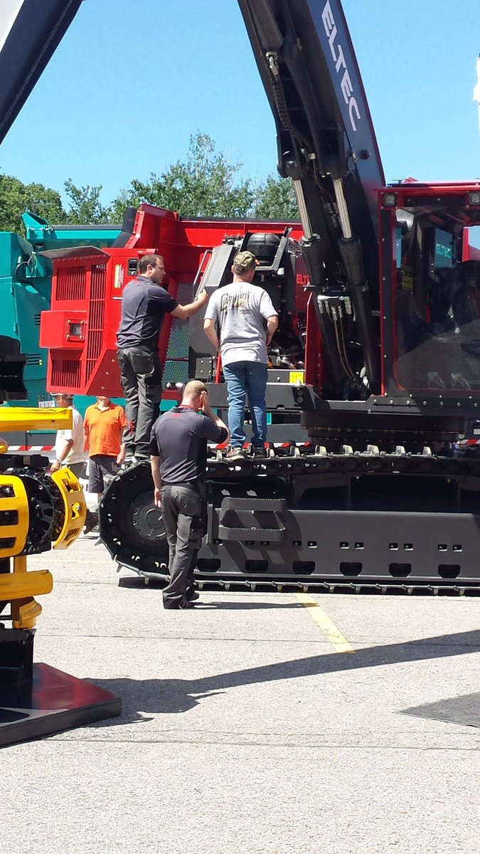ReadyQuip's tweet photo. What a great 3 days at the Saw Tech Log Expo, in Renfrew, ON.
#Ponssedealer #Ponsse #Eltecdealer #Eltec #Forestryequipment #forestry https://t.co/3Td5DQO6bs