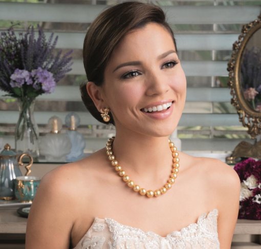 BelleCoAUS's tweet photo. #brides are made #breathatking with #jewelmer #goldensouthseapearls available from BelleCo https://t.co/M6povZP5wF https://t.co/3SZDsXFXfT