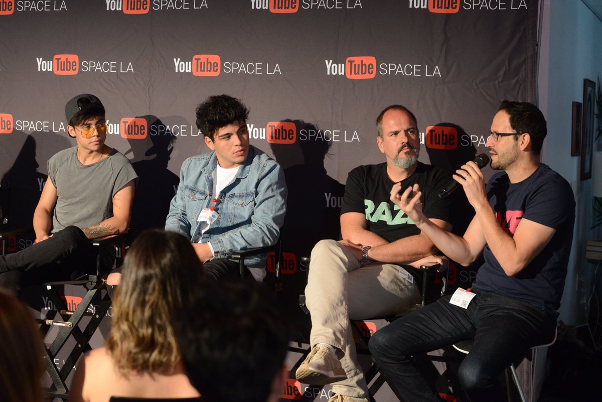 razeofficial's tweet photo. Aquí en #HIS17 hablando de la experiencia RAZE! Sí, tenemos fotos Mariostián (y sí, pidieron tirarse de más altura en el próximo RazeCamp) https://t.co/0NXU9YMy8d