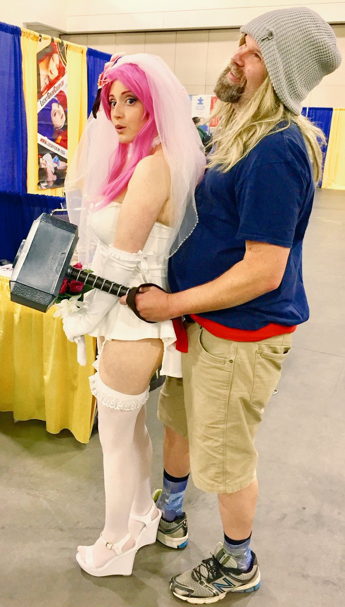 ZombieLeader1's tweet photo. @abbydarkstar thanks for being Hipster Odinson's virtual prom date at @MassiveComiccon! 😉#prom #archer #massivecc https://t.co/CVdeUixDYp