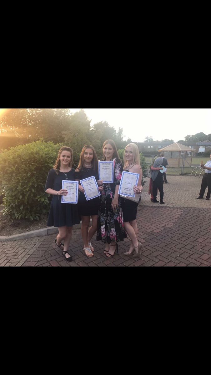 Han_smith59's tweet photo. Graduated 😊 https://t.co/ZH2gfd5eoi