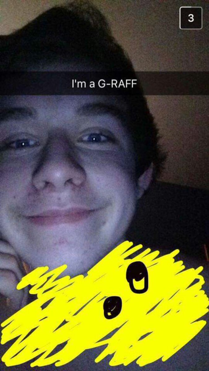 cadenbasso_'s tweet photo. Alec DeClark, 17, 6'13.5, royal king, plays basketball, allergic to nuts so hes straight and an actual giraffe (no joke) #studoftheweek https://t.co/M107AA8ggl
