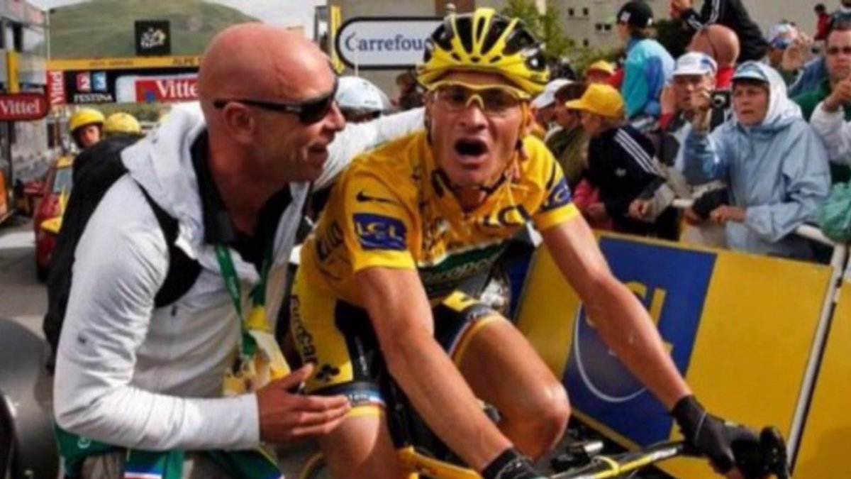 blaisou85's tweet photo. Demain depart pour #tdf2017 et surtout mon dernier avec Mr @voecklerthomas #respect un plaisir  toutes ces années avec toi #donnemoidutaf 😉 https://t.co/PTzH5PTaEz