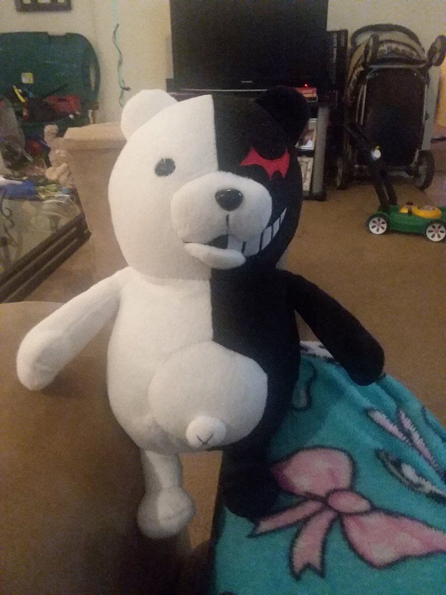 //I GOT MONOKUMA!!!! And yes I am wearing Mini Mouse pants today is a lazy day XD