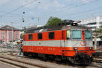 bahnbilder's tweet photo. SBB: Seltene Portaitaufnahme der Re 420 108-3 in Singen am 21. Juni 2017.
#hellertalde https://t.co/JzHKz9qf0g https://t.co/cO7wkvNQCc