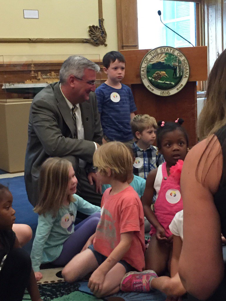 TedLMaple's tweet photo. @GovHolcomb  celebrating PreK expansion with @EarlyLearningIN kids! https://t.co/2o9apb91Cu