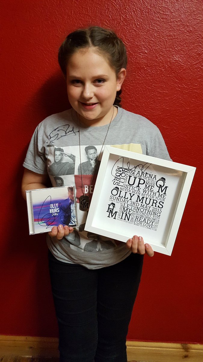 melmel978's tweet photo. @ollyofficial plz make a little girl happy and follow @HolliMurs see you in Northampton #3rdtimethisyear xx https://t.co/Zge4jqQgER