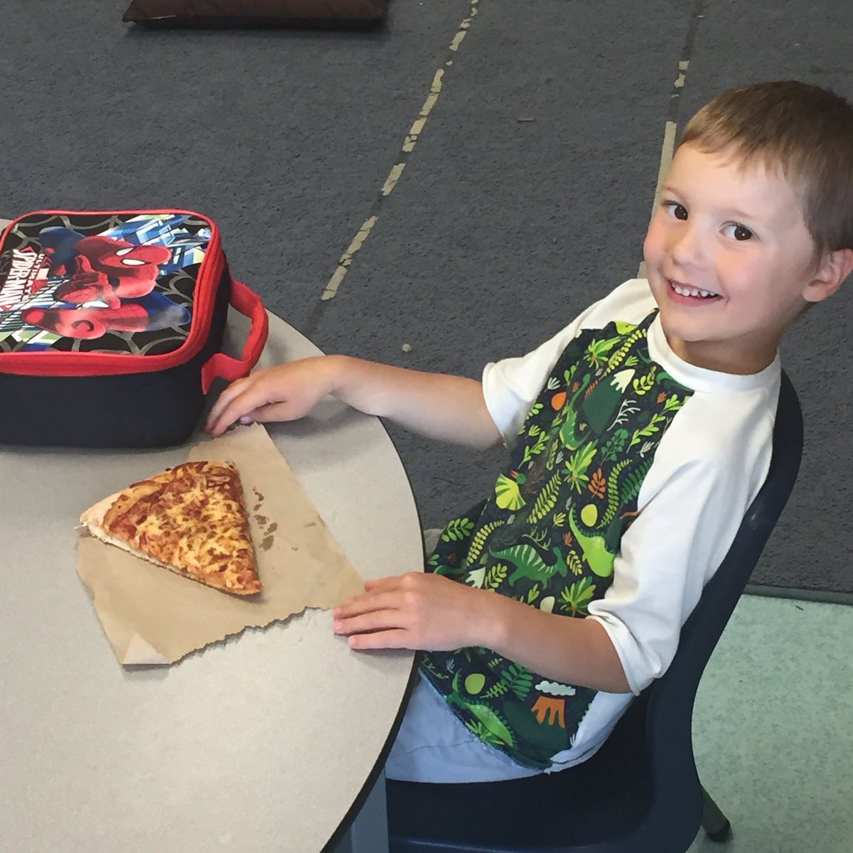 BekarTate's tweet photo. Kindergarten Litterless lunch winners! Mmmm tummy! https://t.co/7PX8dkx82N