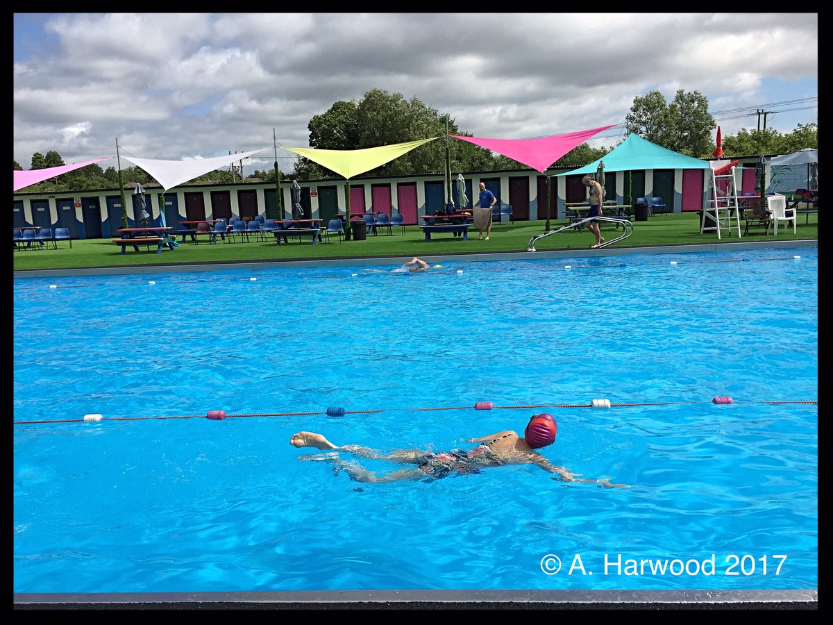AquaHarwood's tweet photo. The Bathurst Mile - my daily swim.
#BathurstBathingBelles #BathurstPool #Lydney #AquaHarwood https://t.co/0aqgPZYpnc