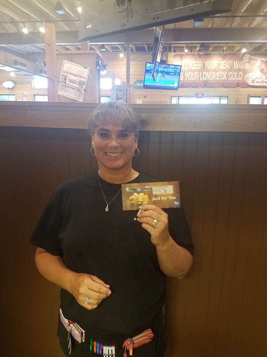 jgccfederle's tweet photo. Heather knows how to sell our great handshakes teas and lemonade, and mango margaritas.  She won both times #teamlogans #519logansroadhouse https://t.co/KdpCZYbKp5