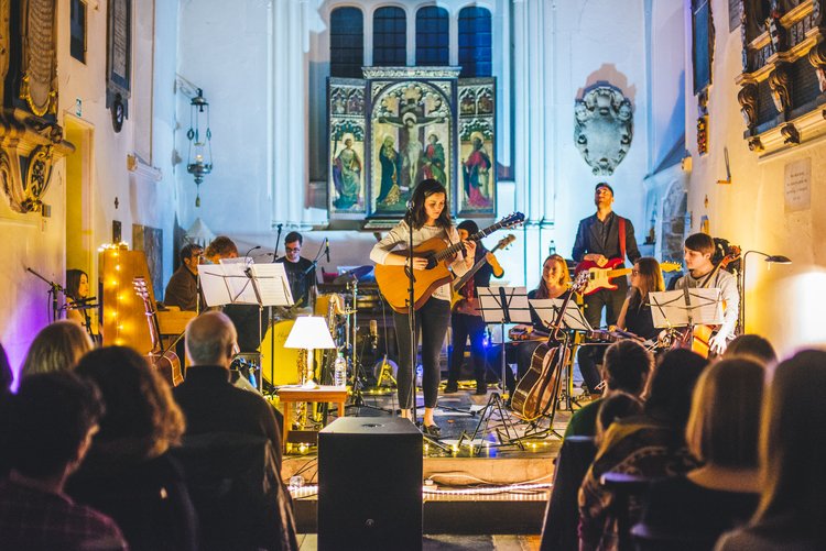 This week, great tunes from <a href="/HattieWMusic/">Hattie Whitehead</a> <a href="/TTChilders/">Tyler Childers</a> <a href="/MondoCozmo/">Mondo Cozmo</a> <a href="/thedeslondes/">The Deslondes</a> <a href="/martinlukebrown/">martin luke brown</a> goo.gl/2bHAfi