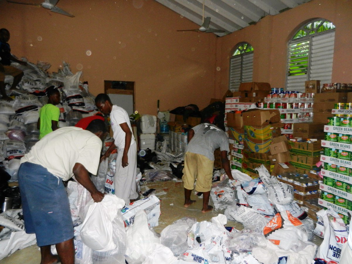 DeaconDaren's tweet photo. Want to know the real story? https://t.co/6hHkLVKVYO #catholic #haiti #hunger #worldhungerdrive @stmatthewnc https://t.co/wbYJNVWi7e