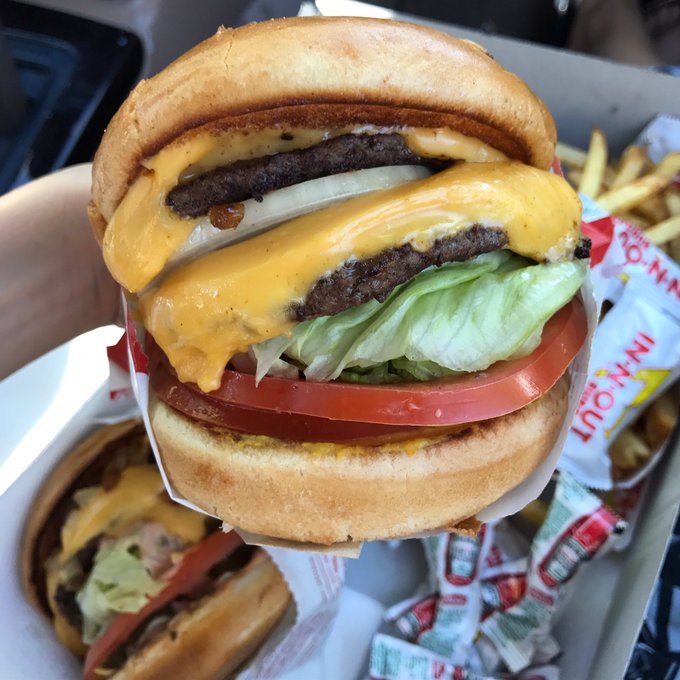 I've had in-n-out for the last 3 days in a row. I think I'm addicted 🙃 https://t.co/WDi0kjsA2k<a href="/tag/onmfc"class="tags"><span>#onmfc</span></a>