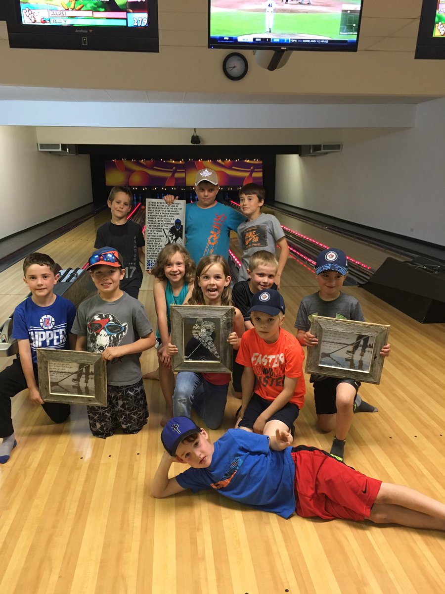 EggieSean's tweet photo. Novice Broncos 16-17 hockey wind up https://t.co/vInSC1l3Y0