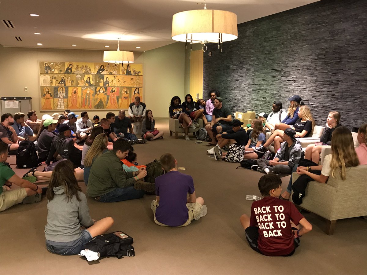 sendchicago's tweet photo. Excited to see what God will do this week with students willing to serve & be used by Him @LoneOakFBC @fbcpaducah #sent2017 https://t.co/WaRmoBduXI