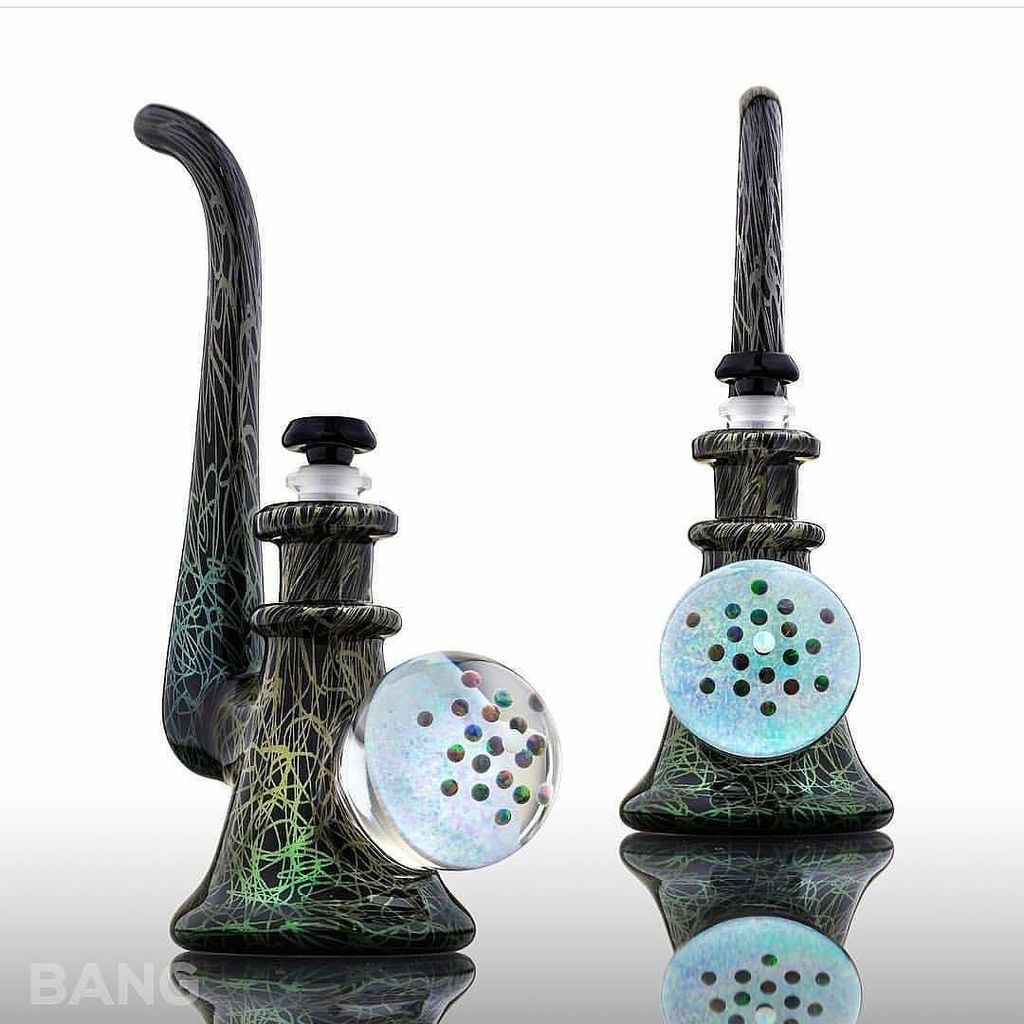 headstash_co's tweet photo. #repost @hemlockglass x @papajoes757 x @justincarterglass ⚪️🌊💎 📸 by @banginaround #profoundglass #papajoes #fumedglass #bangphotography #he… https://t.co/JCEWq2wwjJ