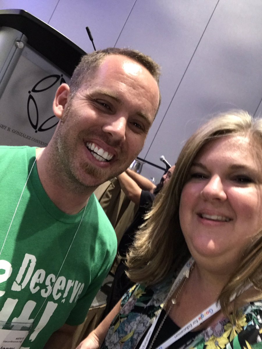 jclements01's tweet photo. Got to meet @TechNinjaTodd and won a wide lens Swivl for my phone! #iste17 https://t.co/Niwx2mp1FK
