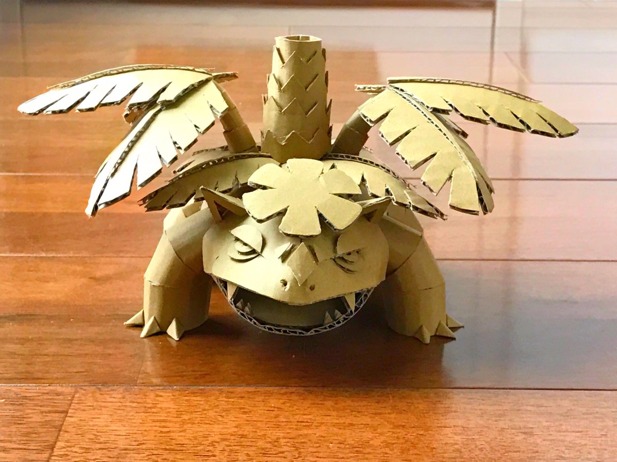 オダカマサキ オドンガー大佐 En Twitter 今朝のメガフシギバナ 出来上がってくると ワクワク楽しい 椰子の木みたいのの葉っぱは 設定画より少し上向きに付けて 威嚇している印象にしてみた あとはお花 ツル 作り込みを残すだけ ポケモンサンムーン