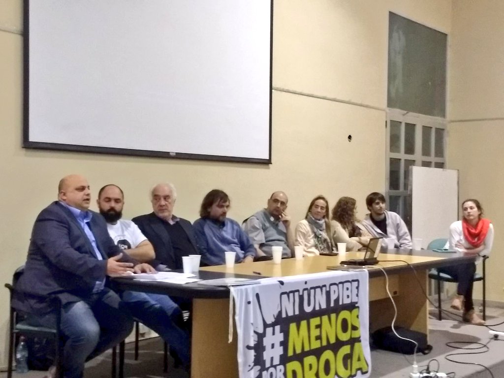 arielbermudezok's tweet image. Participando de la charla debate sobre la problemática de las #Adiciones en el ámbito laboral con distintos gremios de la ciudad de Rosario