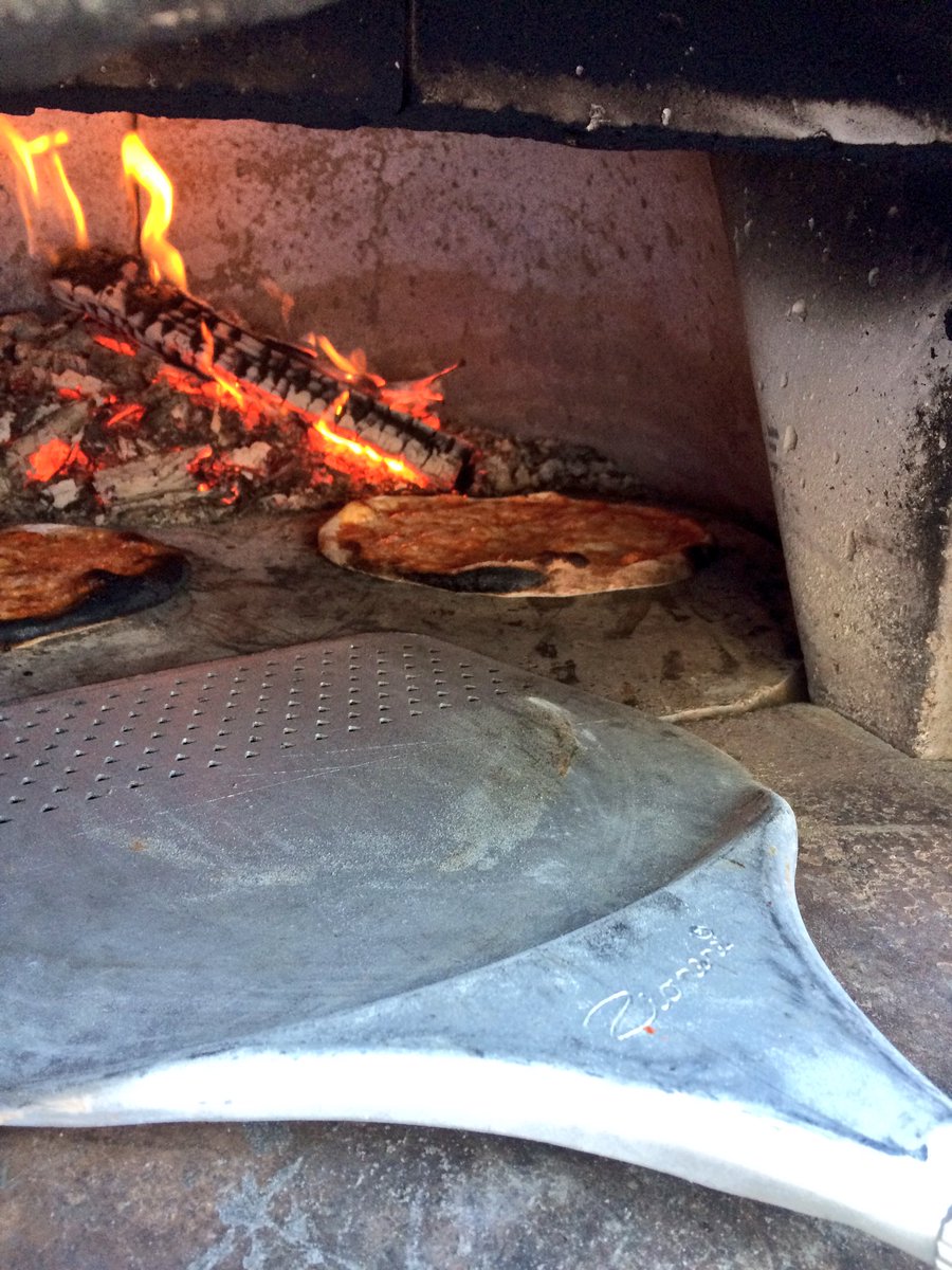 chefadam247's tweet photo. Dinner at tonight's MCM meeting… Awesome job done by all! @FlikISDining @Flik_at_EF #MCM #pizzarustica #woodfirepizza #Deliscious https://t.co/fT34te9hz1