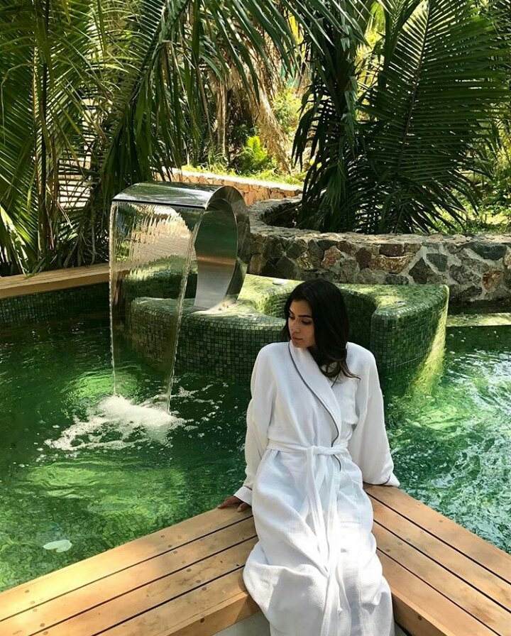 flaritzabr's tweet photo. Não acredito que Diane Guerrero inventou a beleza https://t.co/FBXecmToxk