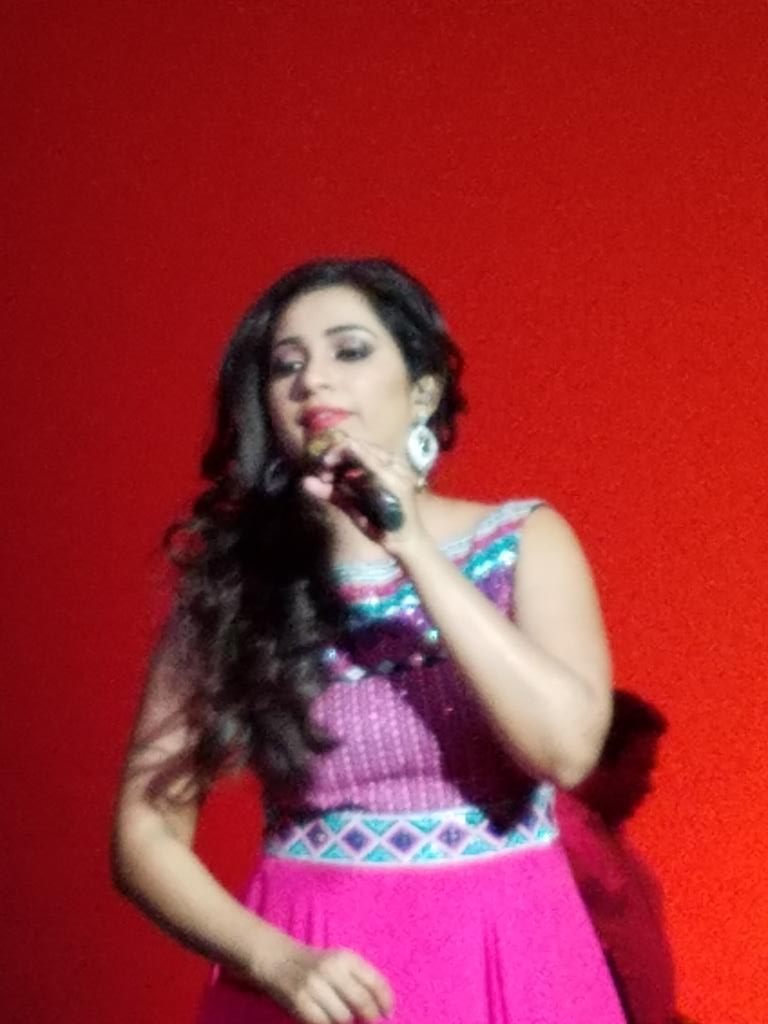 yuktiishma's tweet photo. Those lovely moments... ๐๐๐ @shreyaghoshal
Innocent๐ฏ๐
Smiling Queen. ๐โ
Passionate ๐ฏ๐
#QueenSlayed. ๐ฏ๐ฏ๐ฏ๐ฏ๐ฏ
#Raleigh #gig #25june17.. โฅโฅโฅ https://t.co/wgVvVbSCgo