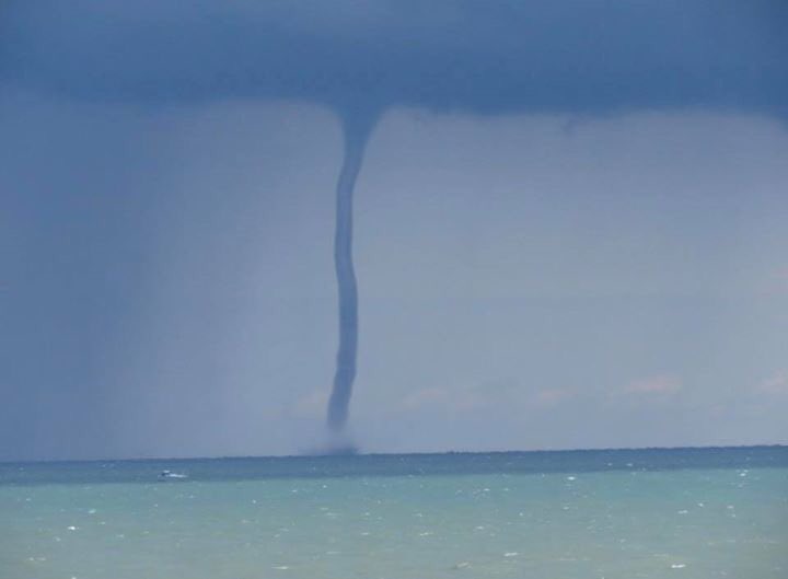 Check out this crazy #WaterSpout on #LakeErie today
