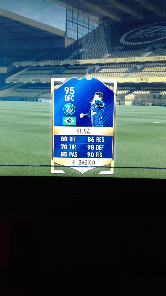 FranPer14's tweet image. Gracias@EASPORTSFIFA @EASPORTSEsp espero no tener mala moral con el equipito q me voy a montar, este es muy pecho frio o no? @DjMaRiiO_90 🤔