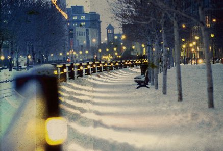 ❃↜

.

.

.
عُزلتي تبدُو جميلة .. 
أخبروهم : لستُ وحدي .. 
لِي مع "الله" حَكَايا ، و أحاديثُ طويلة
.

.

.

#ٲمير_الجنوب ♥