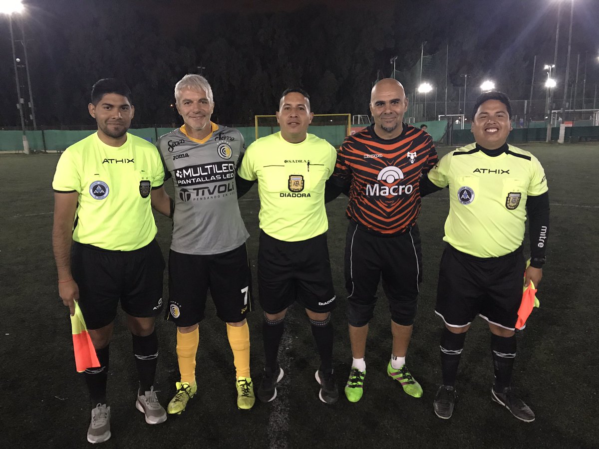 TigreSenior's tweet photo. Empezó el partido
Tigre vs Comunicaciones https://t.co/M3DXjIhDXs
