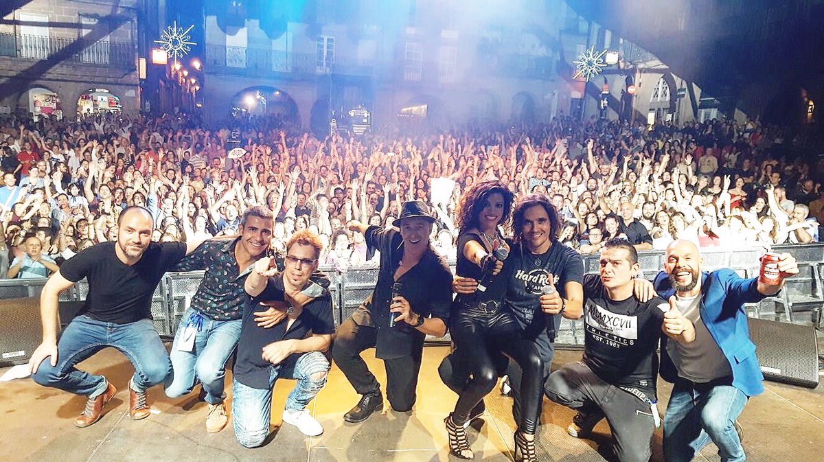 Menudo bolazo hoy en #Orense con <a href="/edadorodelpop/">Edad De Oro del Pop</a> 😁👌 Sois la hostia! Qué ciudad más maravillosa. <a href="/Chus11_Herranz/">Chus Herranz</a> <a href="/AlbertoComesana/">Alberto Comesaña</a> #Pabloperea