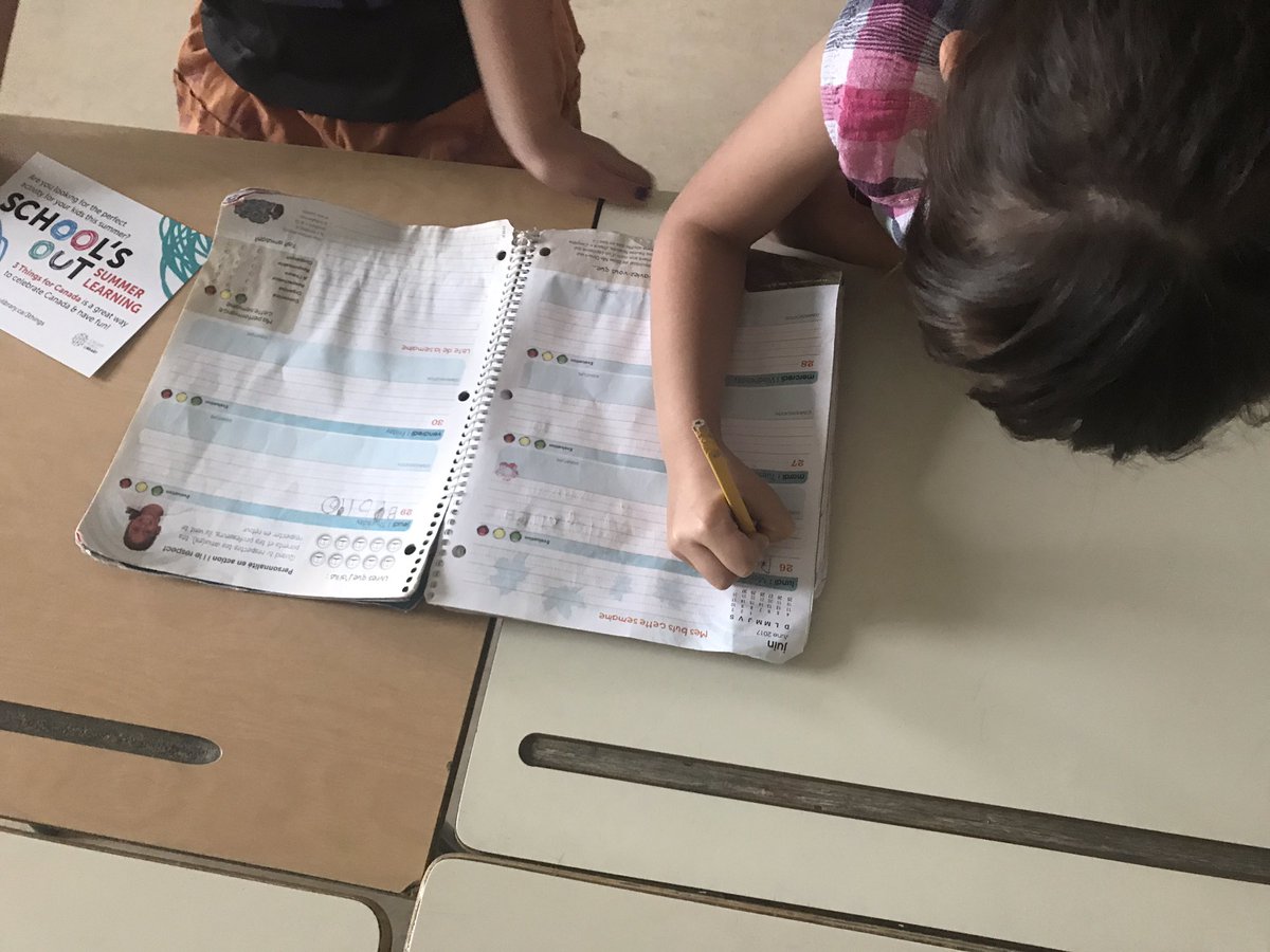Room_18_KG's tweet photo. Thank you grade 1 for welcoming us in your class ! https://t.co/mKh8HWnZnY