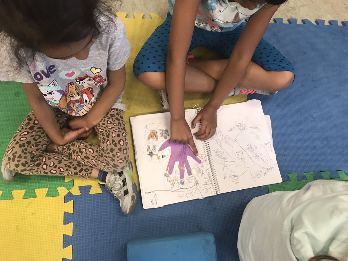 Room_18_KG's tweet photo. Thank you grade 1 for welcoming us in your class ! https://t.co/mKh8HWnZnY