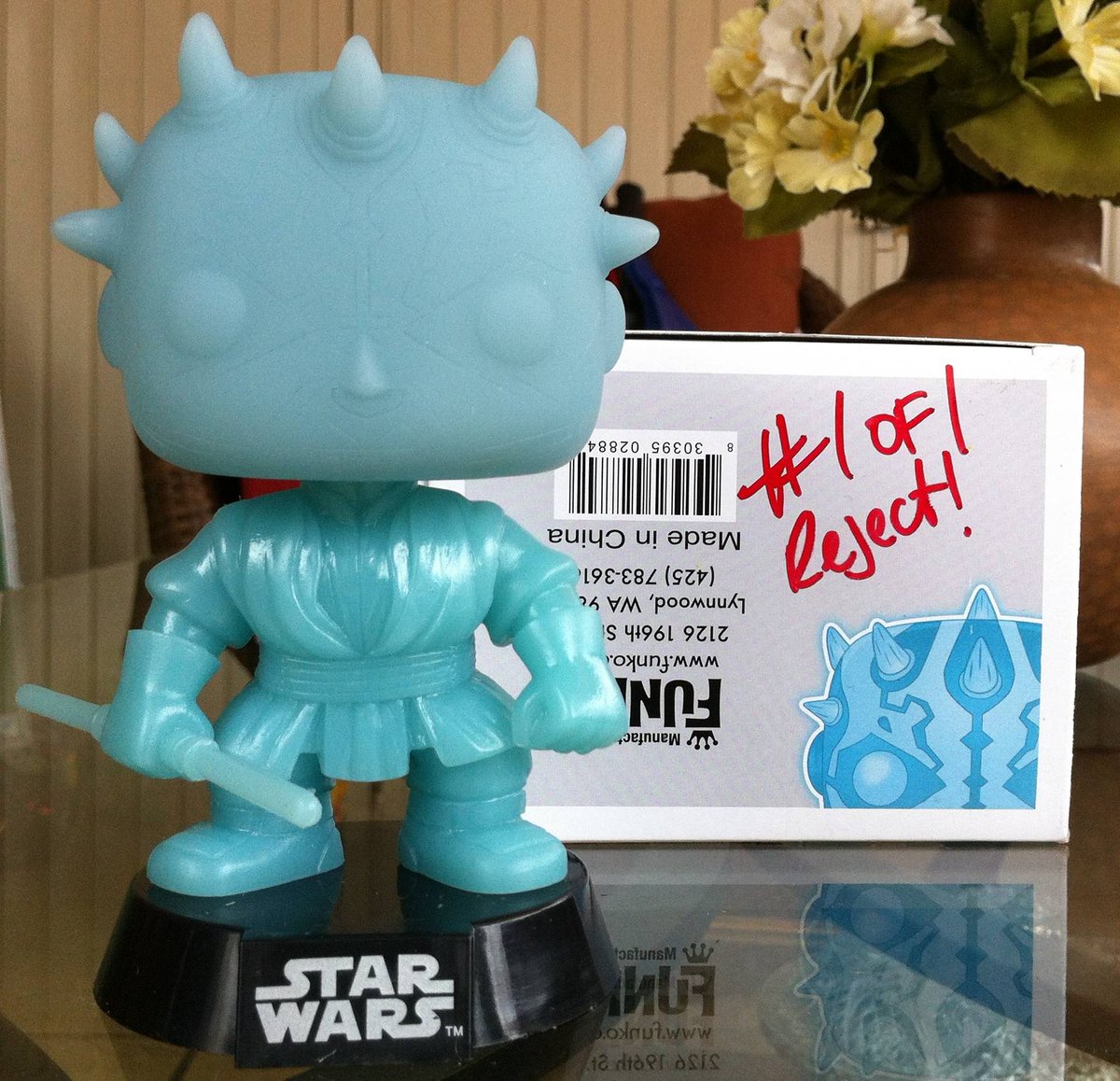 pop vinyl holographic darth maul