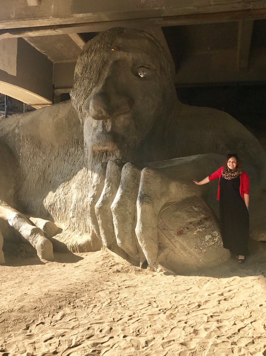 JaimeAnnH's tweet photo. Sightseeing in #Seattle at the #FremontTroll on #TrollAve with #TheJulies @FernFalcons @BobcatGraham https://t.co/YnGgxaUyks