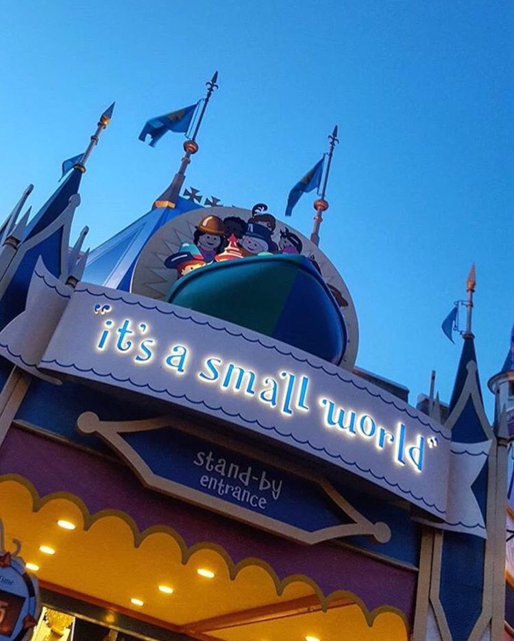 MiddleofMainSt's tweet photo. 📸: @dvc_welcomehome https://t.co/4wLd4iARE7 | #disney #disneyworld #itsasmallworld #disneyside #ilovedisney #missingdisney https://t.co/QoHUQmzwE8