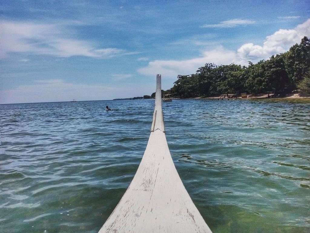 AsianRules's tweet photo. Calatagan Batangas #PH #ItsMoreFunInThePhilippines #TravelPH #Beach #Sea #OceanLove #adventure  😊🌊🌞🌅🍃😘 https://t.co/d7eq2MMWNa
