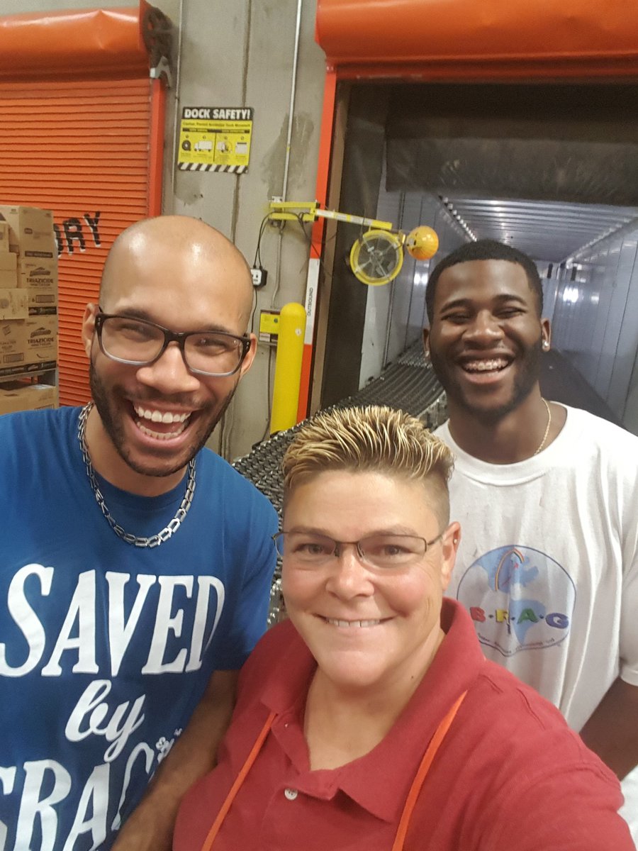 Great job keeping the rollers moving Zack and Yusef.<a href="/jorgehhernande2/">Jorge H Hernandez</a> @HomeDepot6505 <a href="/SHowardO/">Shaun Howard</a> <a href="/trh_204/">Tim Hoover</a> <a href="/Cattermo2Justin/">Justin Cattermole</a> <a href="/AkinsMel/">Mel Akins</a>