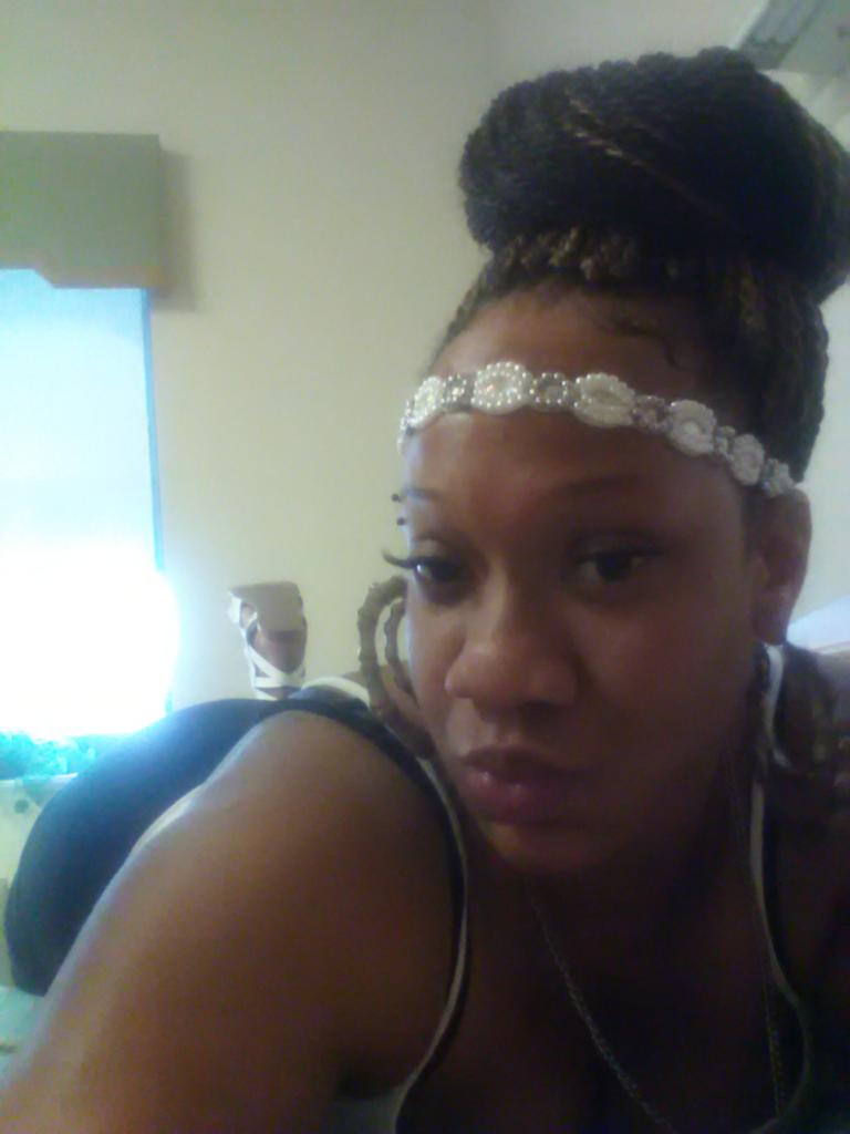 CarmelMade's tweet photo. Chillin....😎😜💁💃😘💋 https://t.co/073Oo96Mke