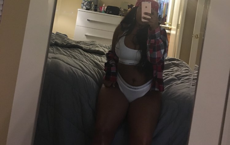 RaeJazzlyn's tweet photo. Trap house tings ✨( trying to slim down ) #stopitfive🇨🇭 https://t.co/dCZwRSYBJp