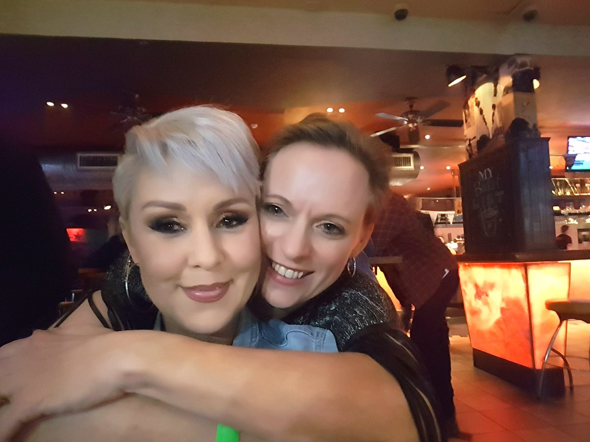 julliquemakeup's tweet photo. Thank you @mattgoss @LukeGoss for bringing myself n my dear friend from school back together after 22 years #aussiebrosette #relivethemagic https://t.co/JnKzRbpAYC