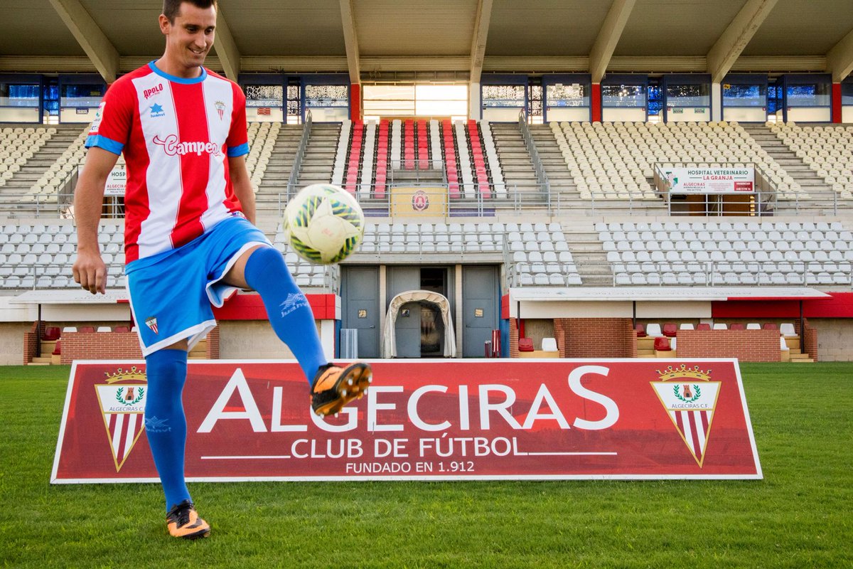 AlgecirasCF's tweet photo. PRESENTACIÓN | ITO (@itogolopez ) Bienvenido a tu nueva casa, a tu nuevo club. #UnaPasiónEspecial #AquiNoSeRindeNiDIOS https://t.co/wni7qJ9m5X
