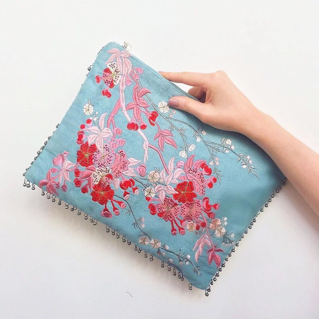 thebrimfulstore's tweet photo. Brightening up cloudy days 🦋🌸 #prettyaccessories #pinkandblue #makeyourownsunshine ✨❤️🌈 https://t.co/26qbRfbMv6 https://t.co/zvY1lZpEj6