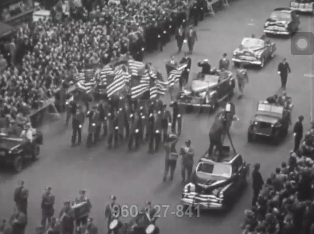 thaninaadan's tweet photo. @SeCoolar_Right @srirambjp Here's JawaharLalNehru getting ticker tape parade honor on his visit to US with Americans cheering on. Modi can only dream of this https://t.co/FskTn1v1Fo
