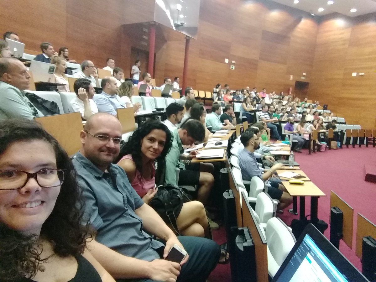 DanijuradoCom's tweet image. Nosotros en #GoogleAcademies y tú @josdiacam ??