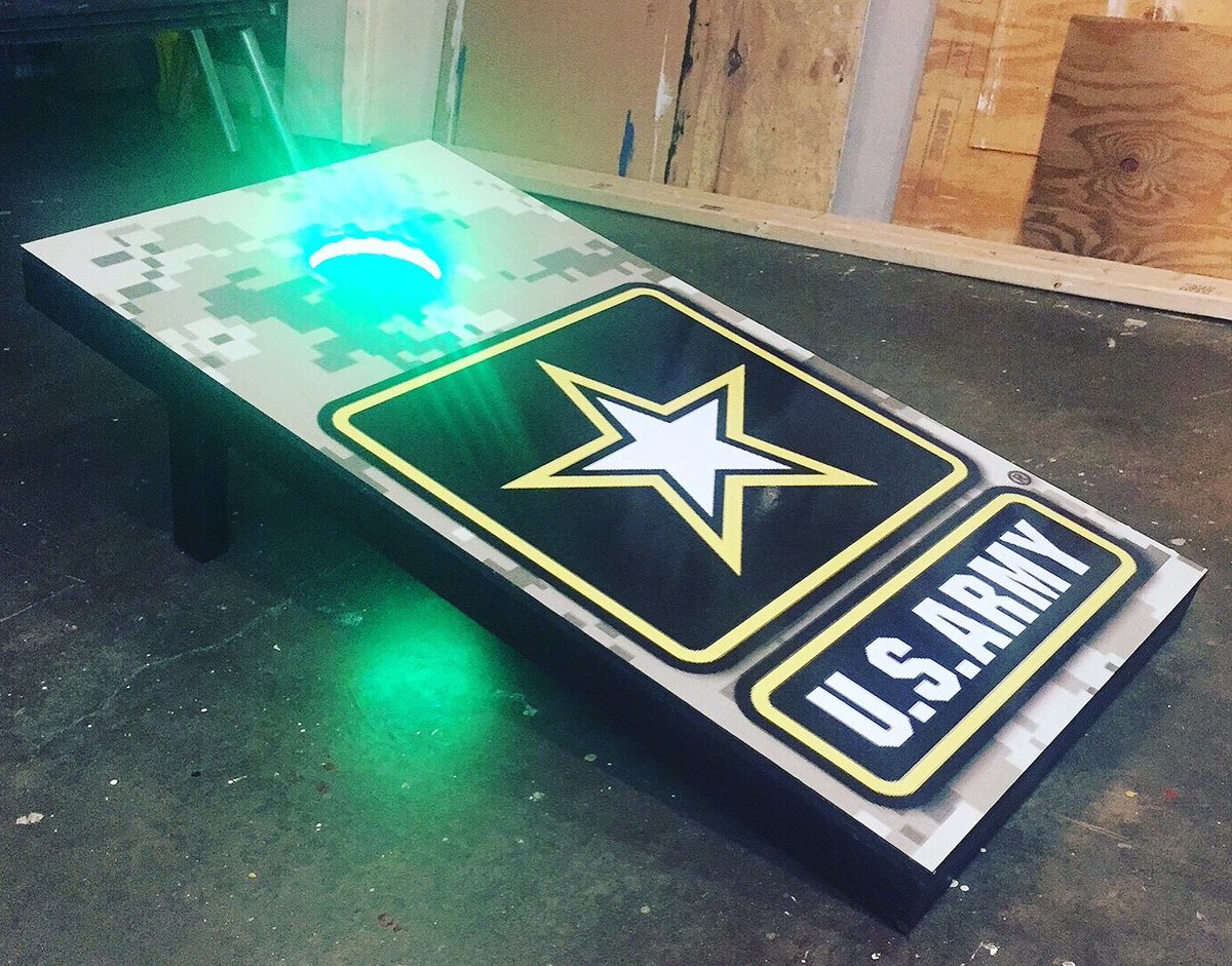 tailgatingbros's tweet photo. Hey hey!  You @USArmy folks are awesome #cornhole #tailgatingbros #army #MilitaryMonday https://t.co/lG9sSFWfOo