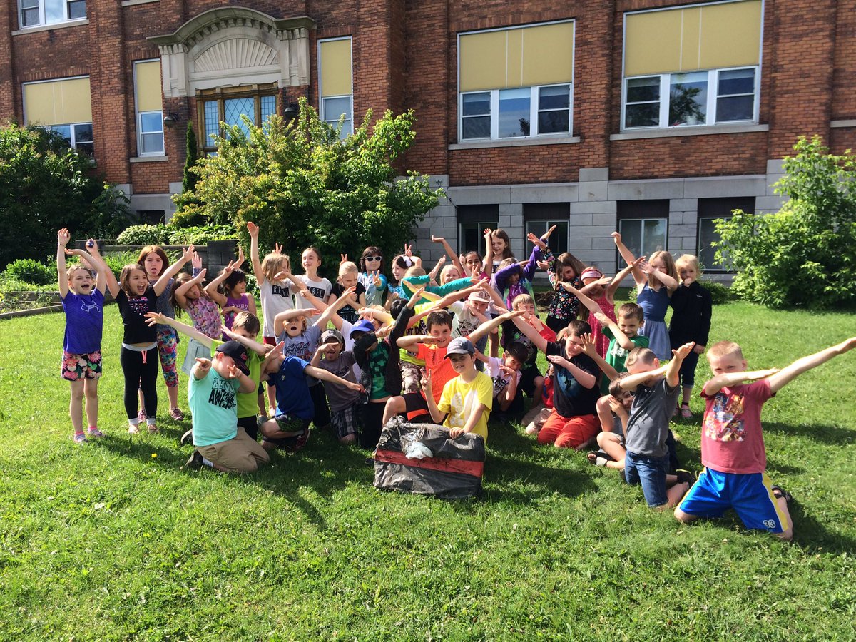 MrSHighview's tweet photo. We finally had a chance to dig up our time capsules!!! Thank goodness they were dry! Great time to reflect and celebrate how far we've come! https://t.co/ArdLXSNWNQ