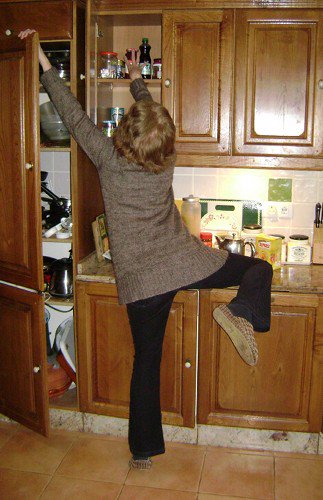 19_Joanne_87's tweet image. Me whenever I want something from the top... #ShortProblems Feels like I&apos;m doing ballet or yoga
