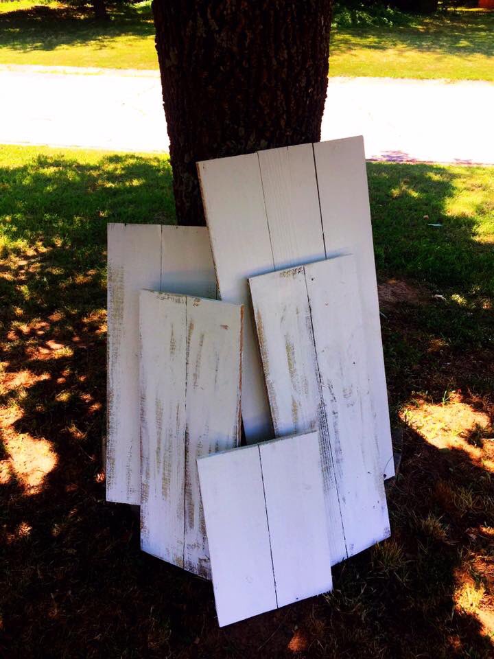 GruberDesigns's tweet image. Put together lots of sign boards this weekend! Claim yours today. Lots of sizes and I can stencil anything on them. #Gruber #CustomSigns